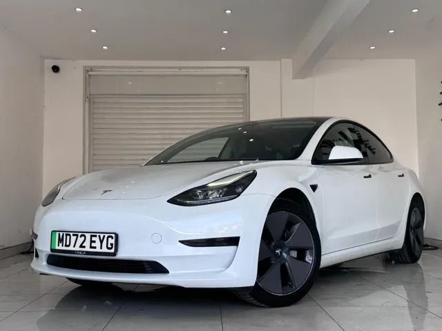 2022 Tesla Model 3 — photo 3