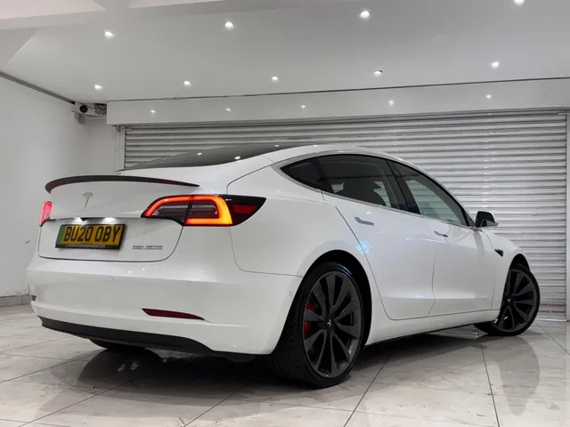 2020 Tesla Model 3 — photo 2