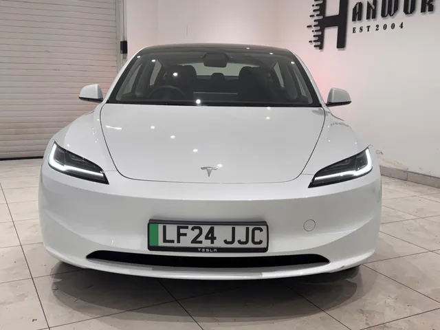 2024 Tesla Model 3 — photo 4
