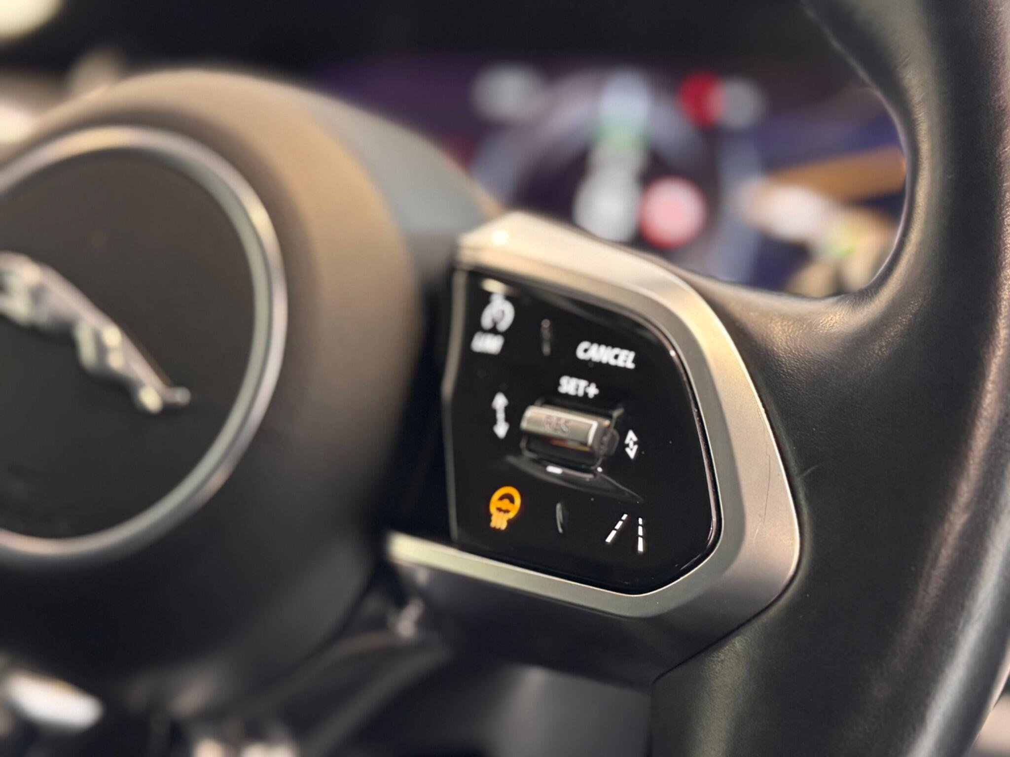 2020 Jaguar I-Pace thumbnail 10