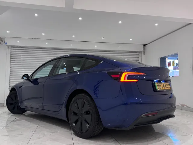 2024 Tesla Model 3 — photo 4