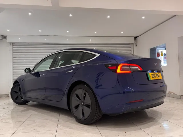 2020 Tesla Model 3 — photo 4