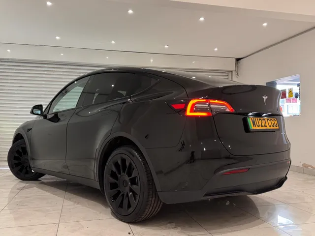 2022 Tesla Model Y — photo 3