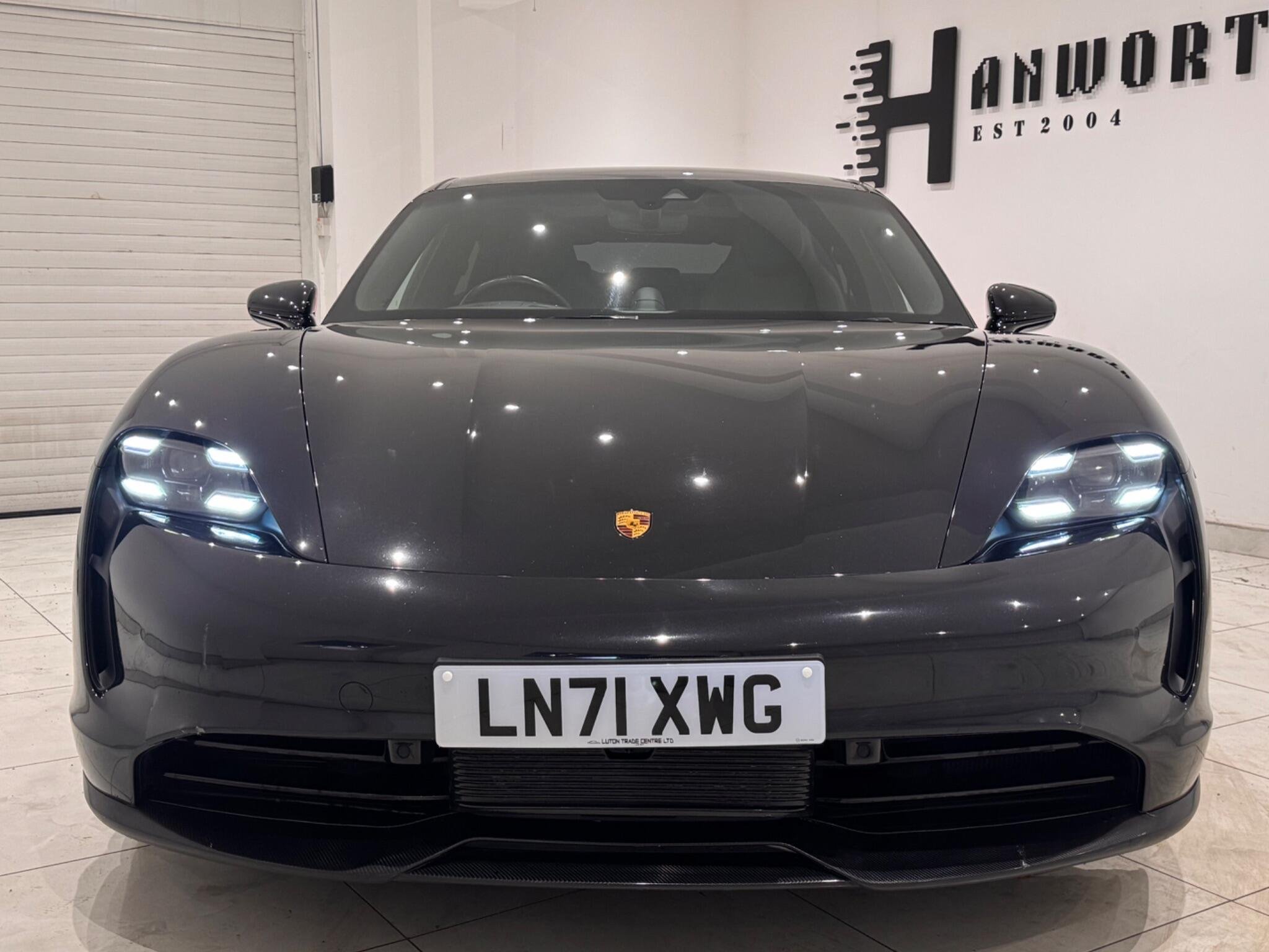 2022 Porsche Taycan thumbnail 6