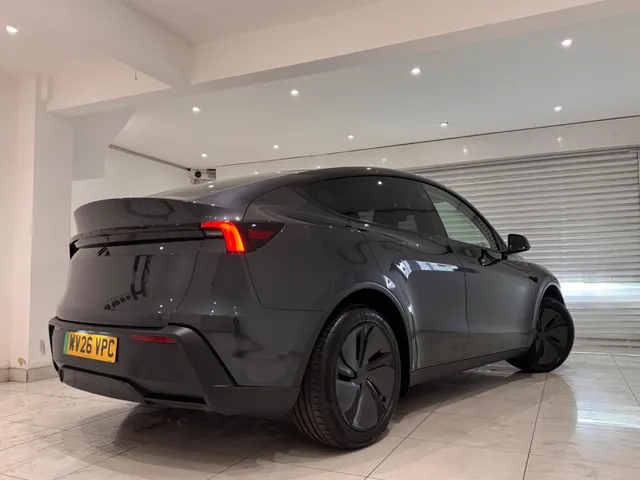 2026 Tesla Model Y — photo 2