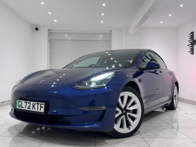 2023 Tesla Model 3 — photo 4