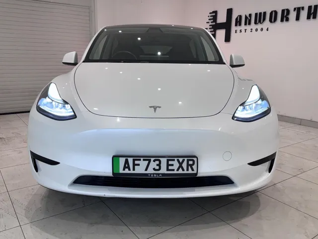 2023 Tesla Model Y — photo 4