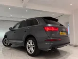 2016 Audi Q7 thumbnail 3